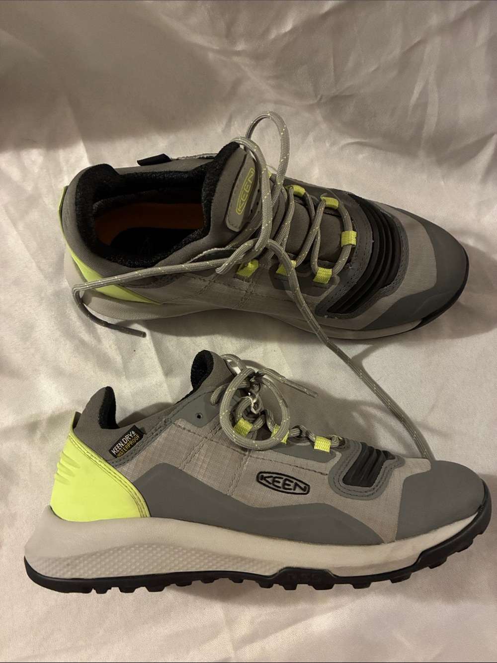 ✨Never Worn Before✨Keen Men's Gray and Neon Yellow Outdoor Sneakers